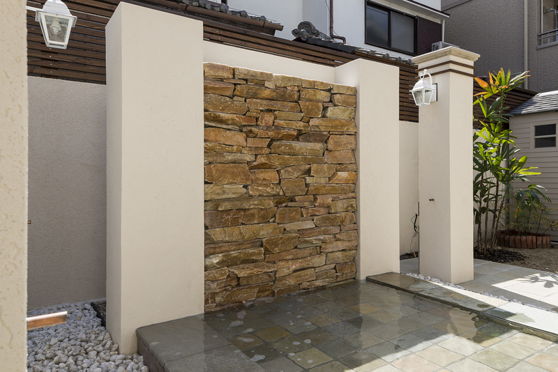 クォーツサイト小端 ミックスゴールド | 造園資材館