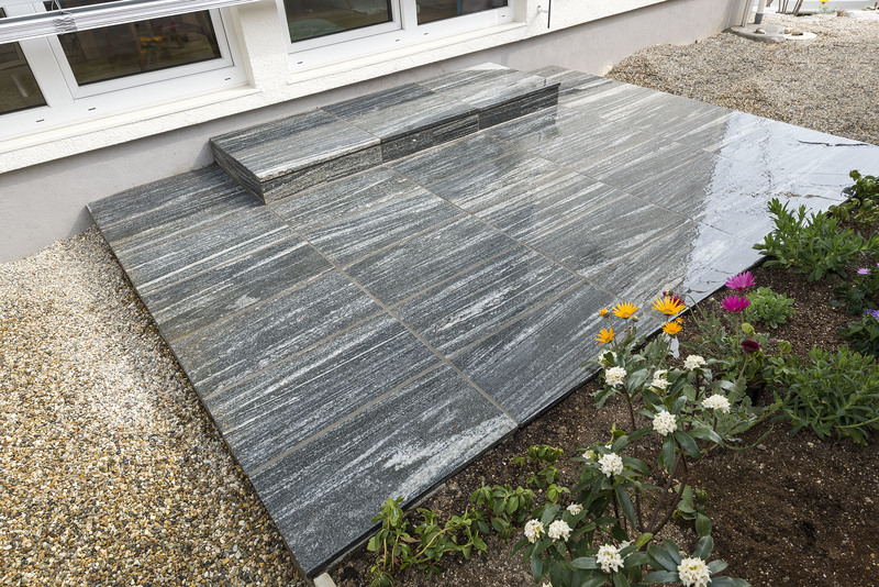 御影石 スカイグレイ ストライプ | 造園資材館