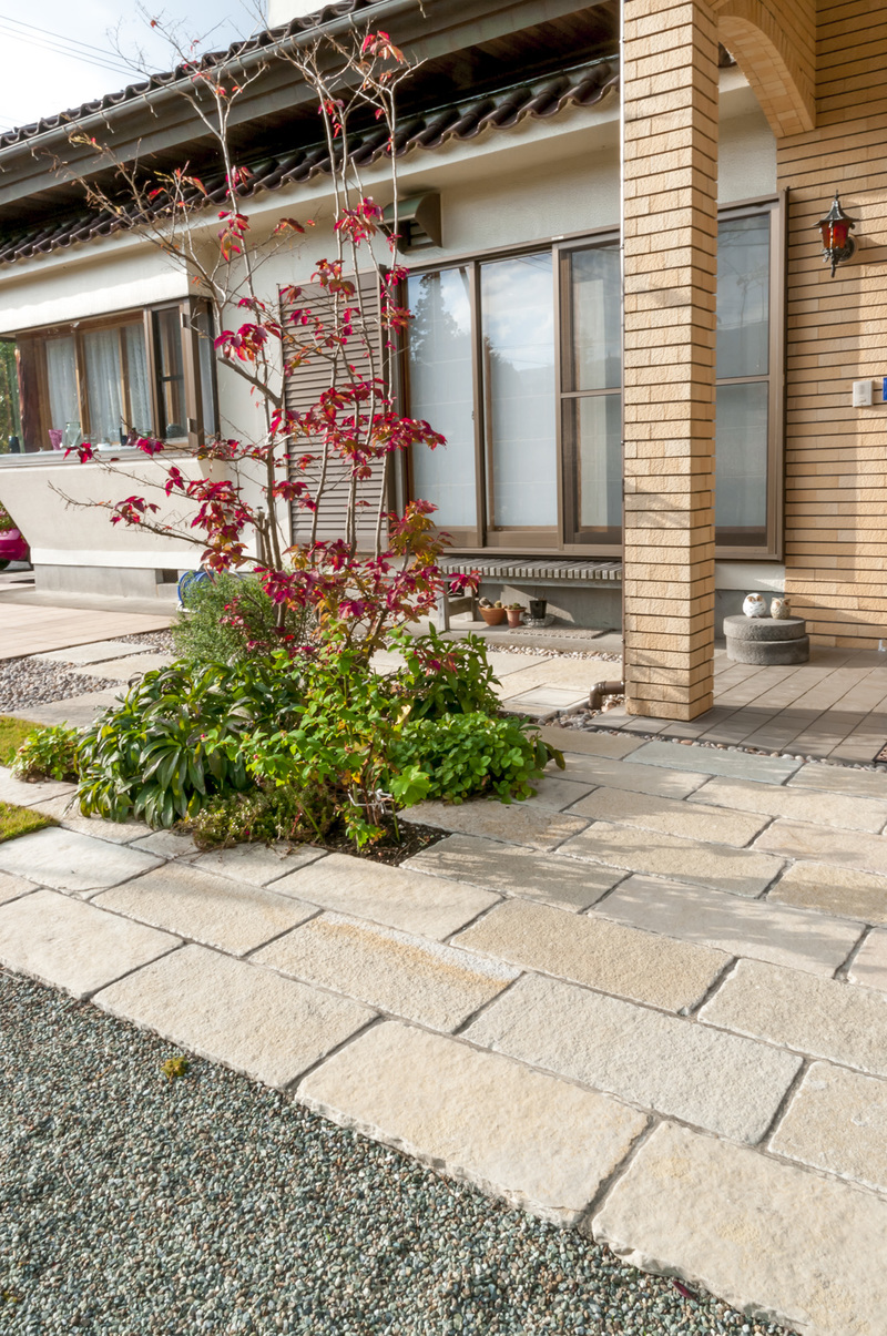 ヴィスタストーン ライムフラッグ イエロー (タンブル) | 造園資材館