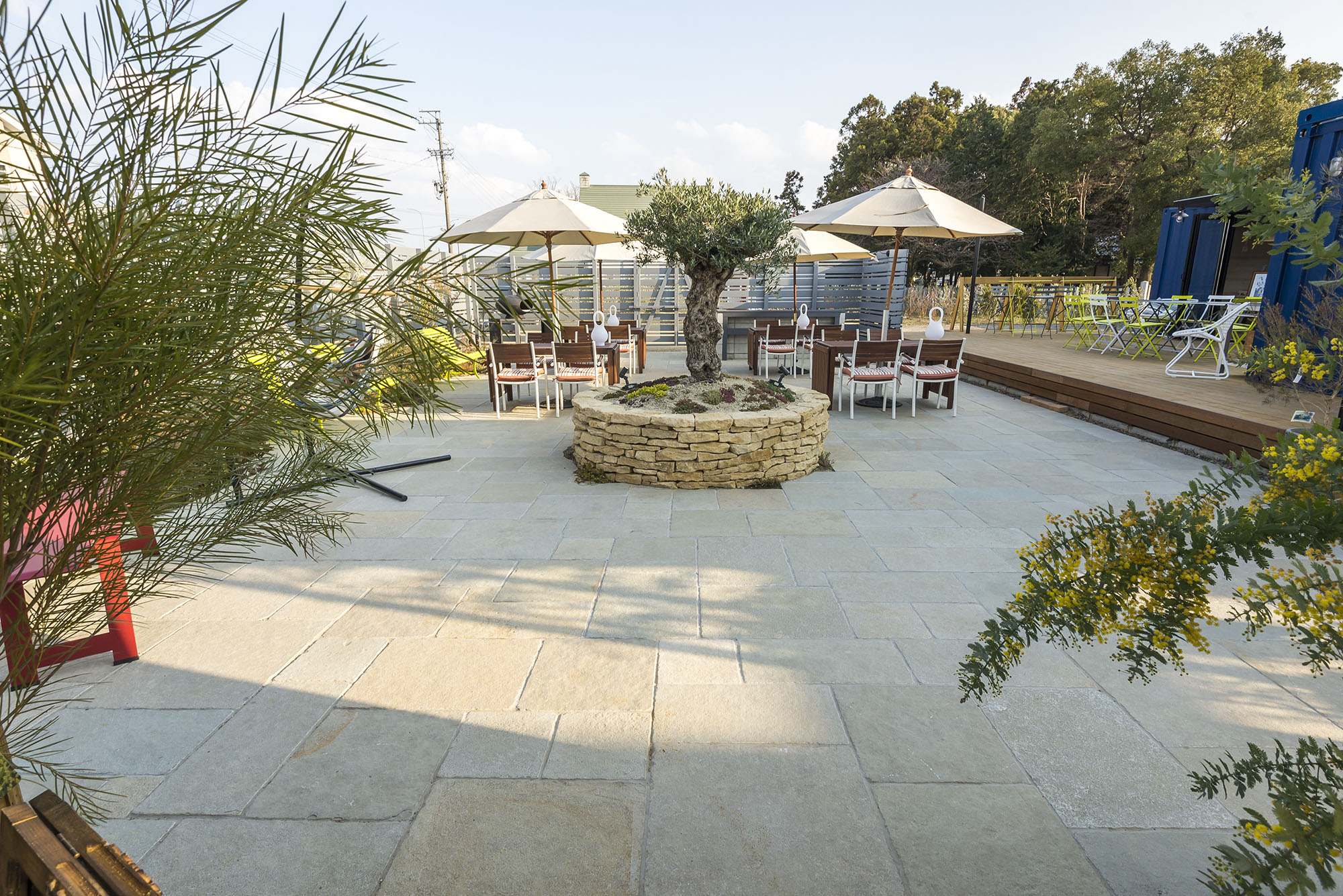 ヴィスタストーン ライムフラッグ イエロー (タンブル) | 造園資材館