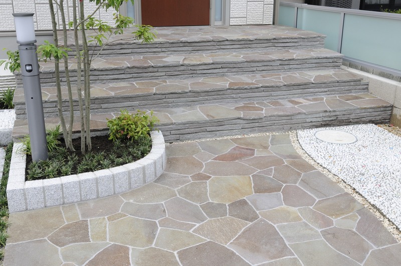 ジャワストーン乱形 ミックス | 造園資材館