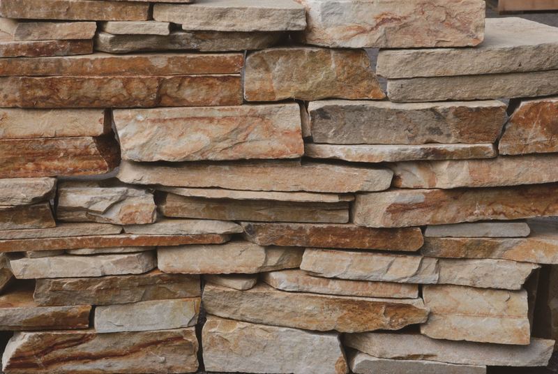 ドネガルストーン ガーデンウォーリング ブラウン | 造園資材館