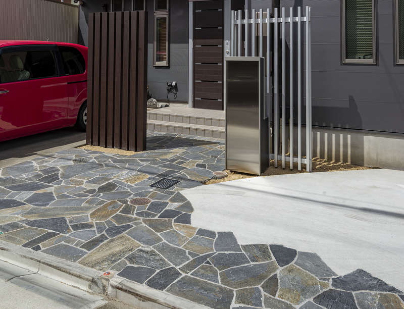 トラキアストーン乱形 カリントスブラック | 造園資材館